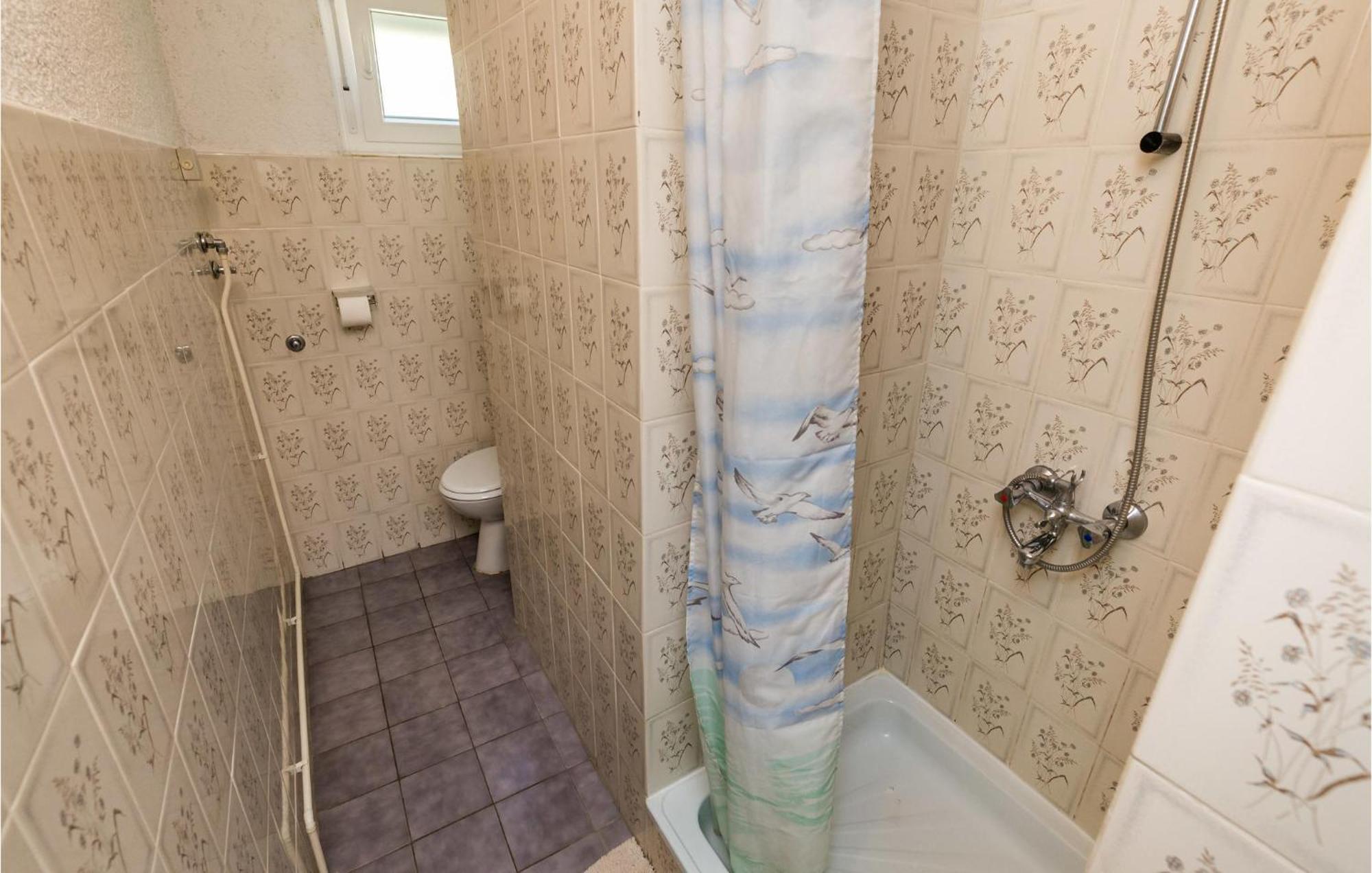 4 Bedroom Awesome Apartment In Свети-Юрай Экстерьер фото