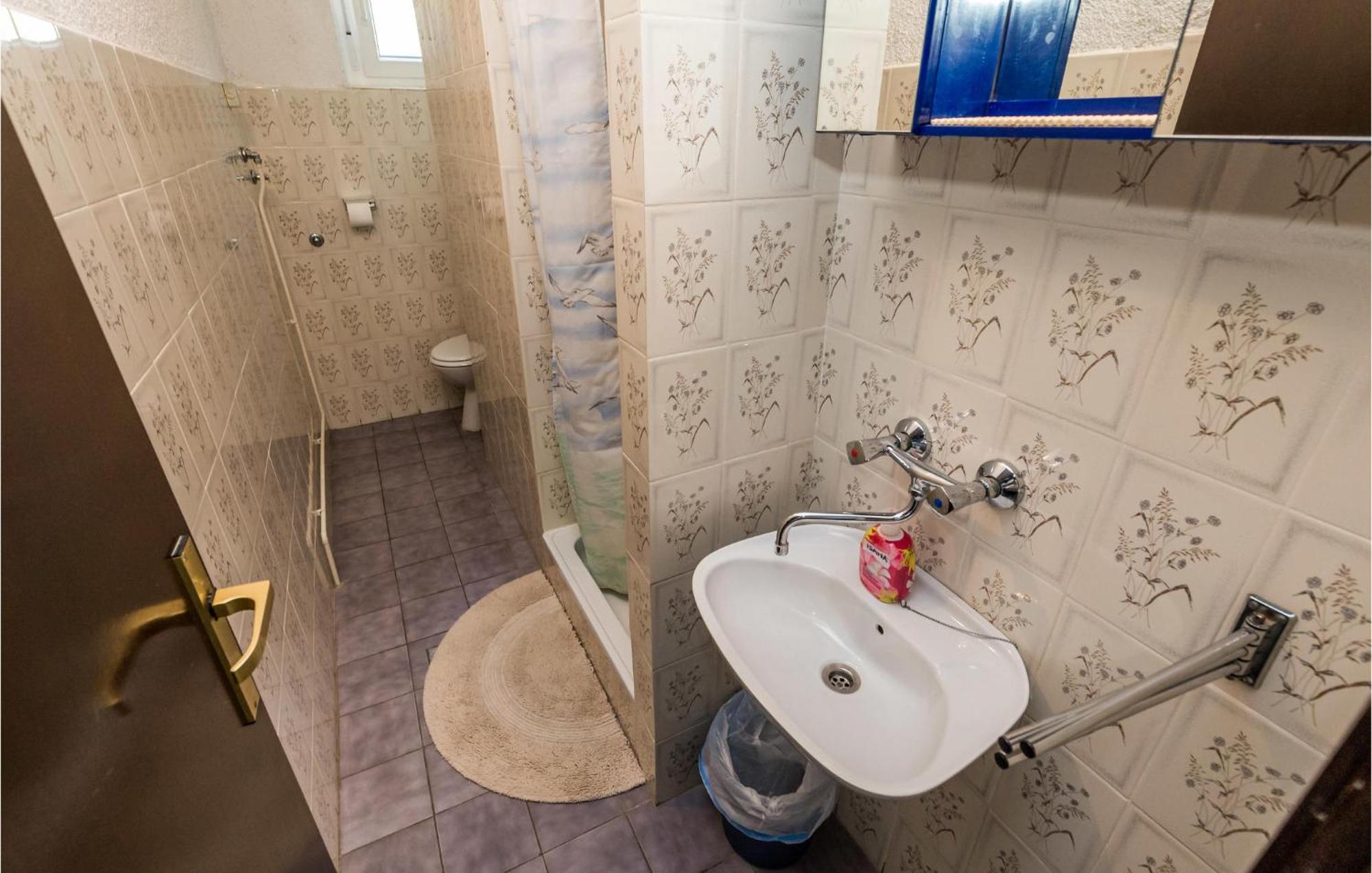4 Bedroom Awesome Apartment In Свети-Юрай Экстерьер фото