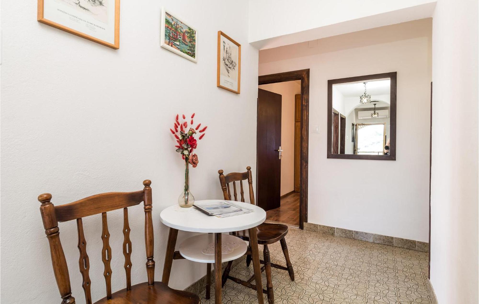 4 Bedroom Awesome Apartment In Свети-Юрай Экстерьер фото